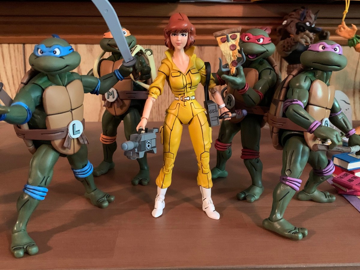 NECA TMNT Toon “Mutant Interest Story” – Deluxe April&nbsp;O’Neil