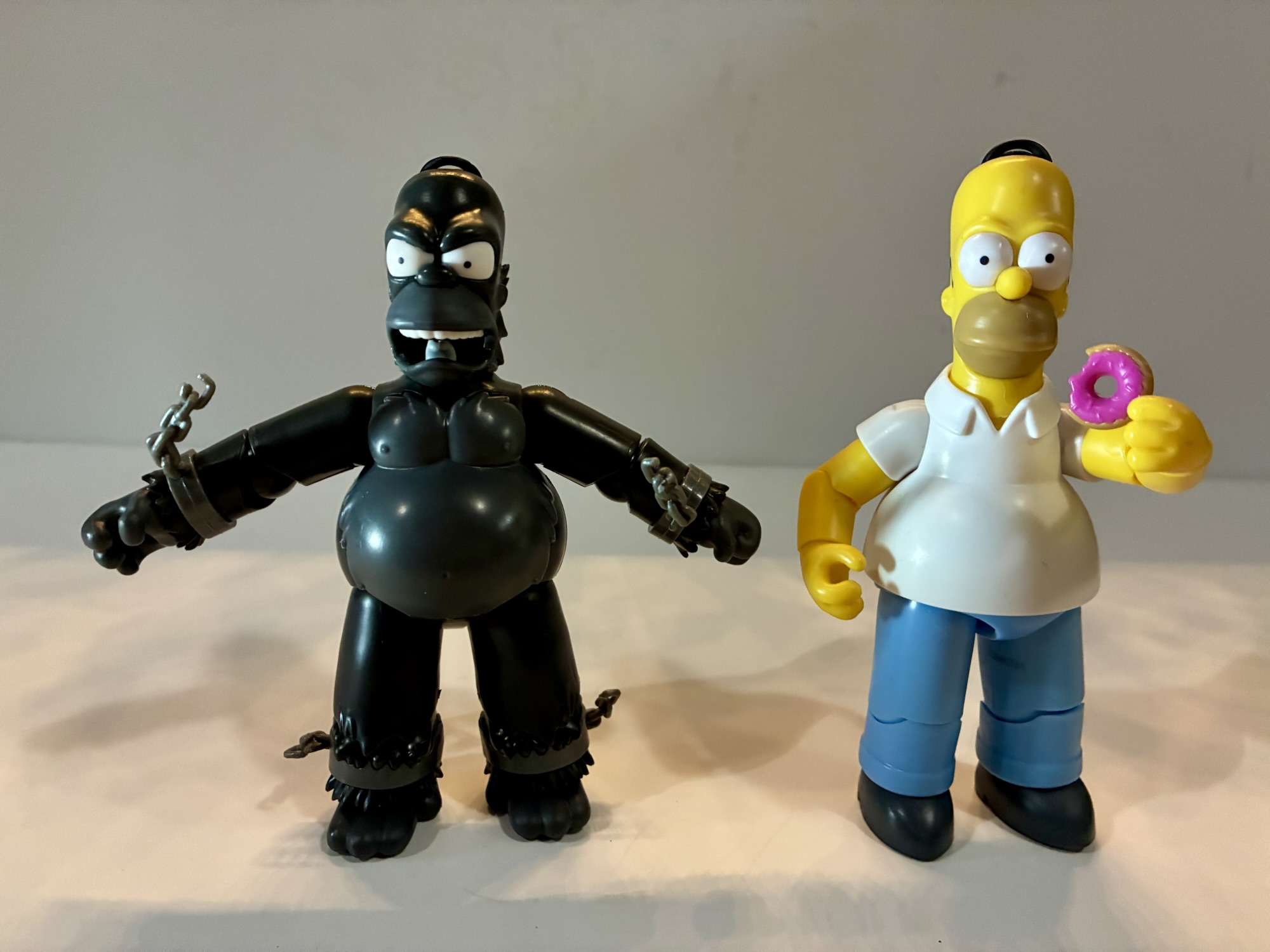 Jakks Pacific The Simpsons Deluxe King Homer | The Nostalgia Spot