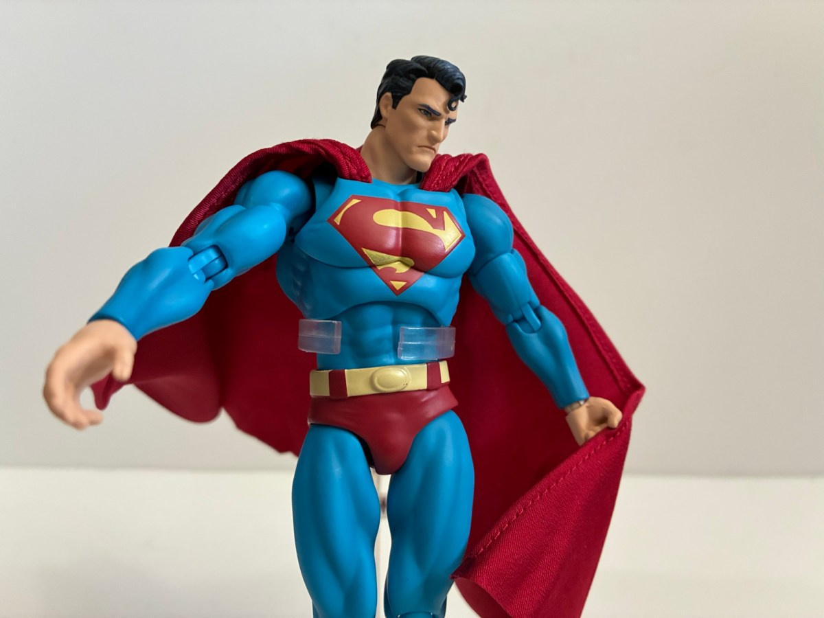 MAFEX No. 117 – Superman (Batman: Hush&nbsp;Ver.)